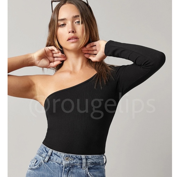 Rouge! Tops - Black One Shoulder Asymmetrical Slim Fit Shirt Top